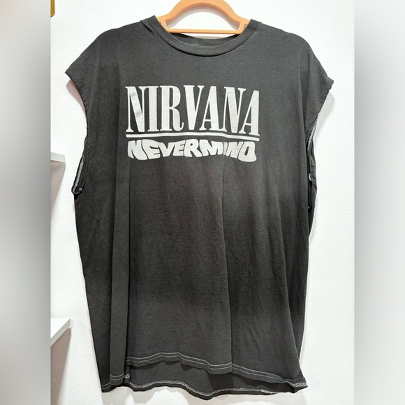 Dark grey Nirvana concert tank with album on the back - Picture 1 of 3